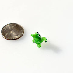 Mini Glass Alligator Figurine: Hand-Blown Collectible Desk Decor