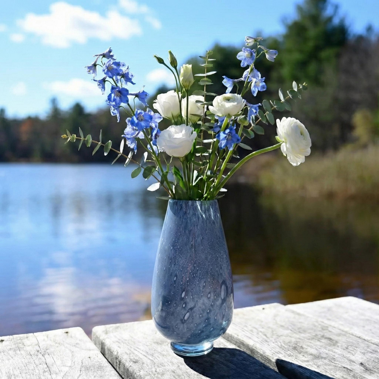 Small Hand-Blown Blue Glass Vase – Murano-Style Art Decor