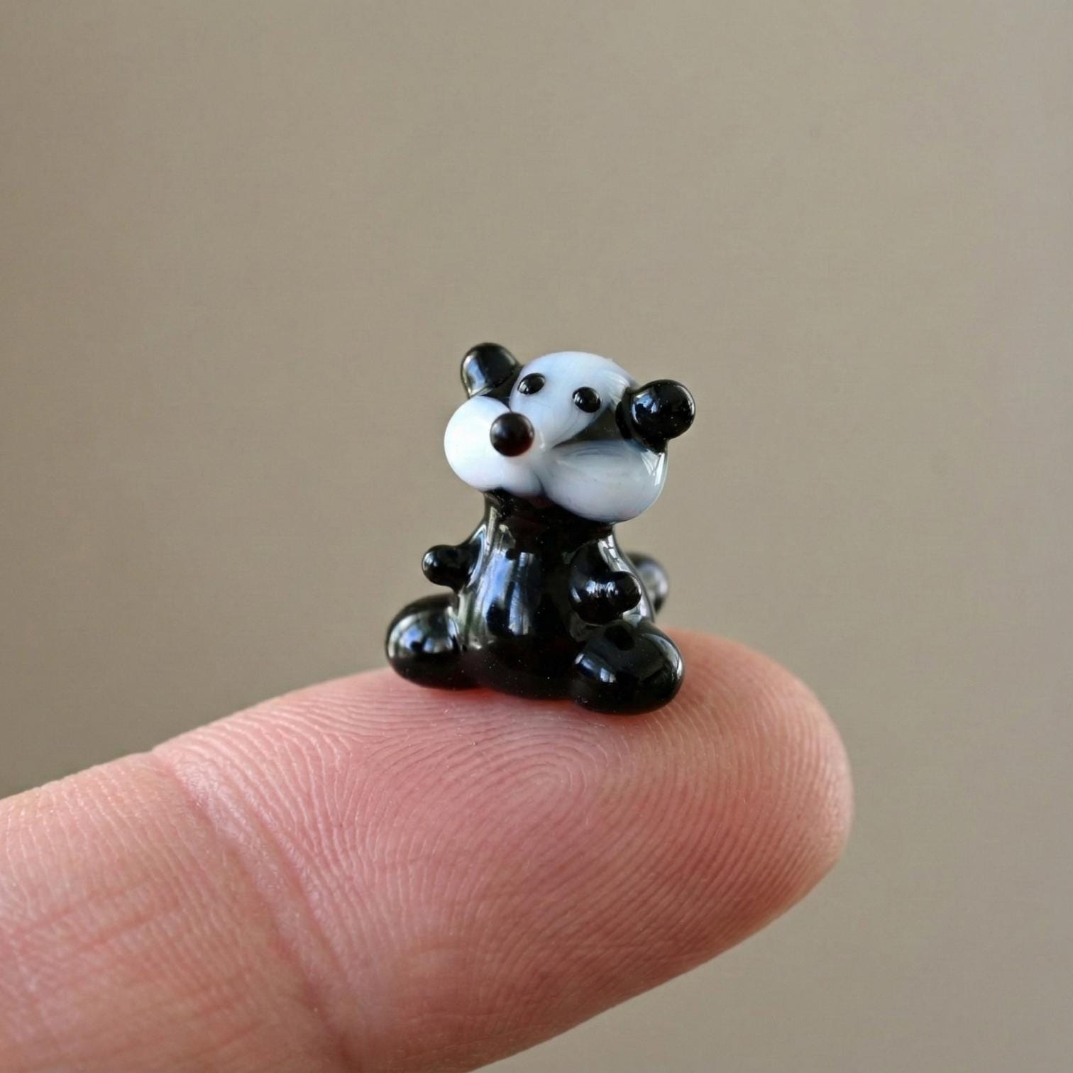 Tiny Glass Badger Figurine – Hand Blown Lampwork Miniature | Black & White Animal Sculpture | Collectible Desk Decor Gift