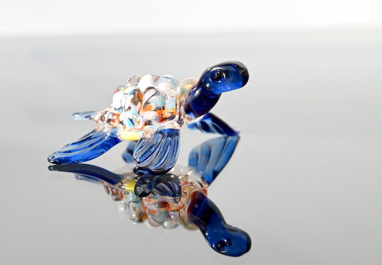 Hand-Blown Glass Sea Turtle – Collectible Art Figurine with a blue color accent.