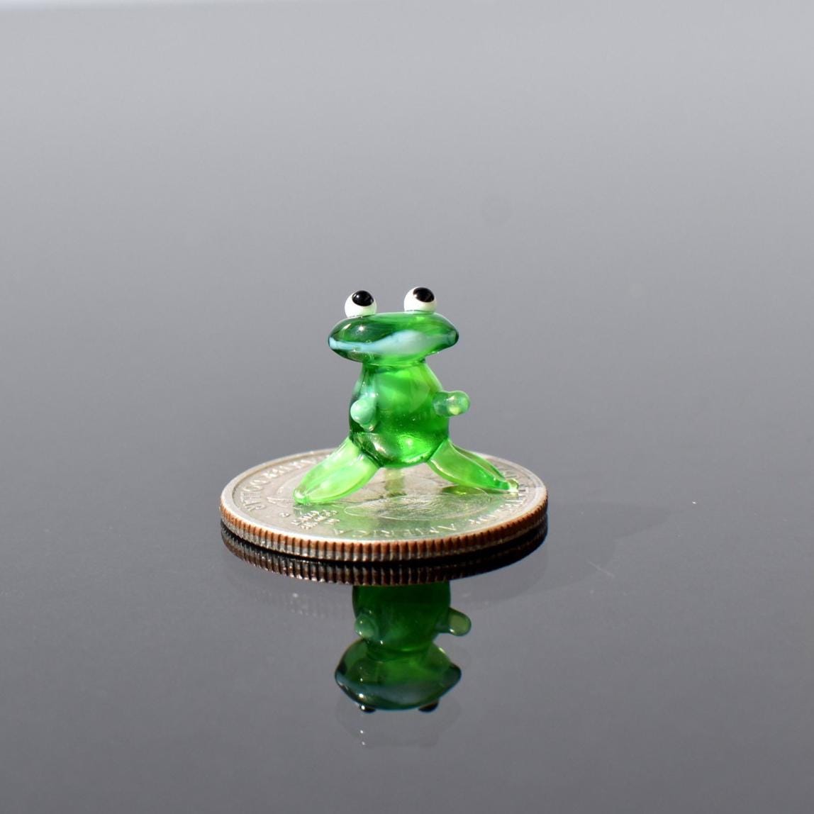 Glass Frog, Miniature Glass Animals, Tiny Glass Animals,  Glass Animals, Frog Figurines, Lampwork Glass, Cute Frog, Mini Frog, Frog Decor