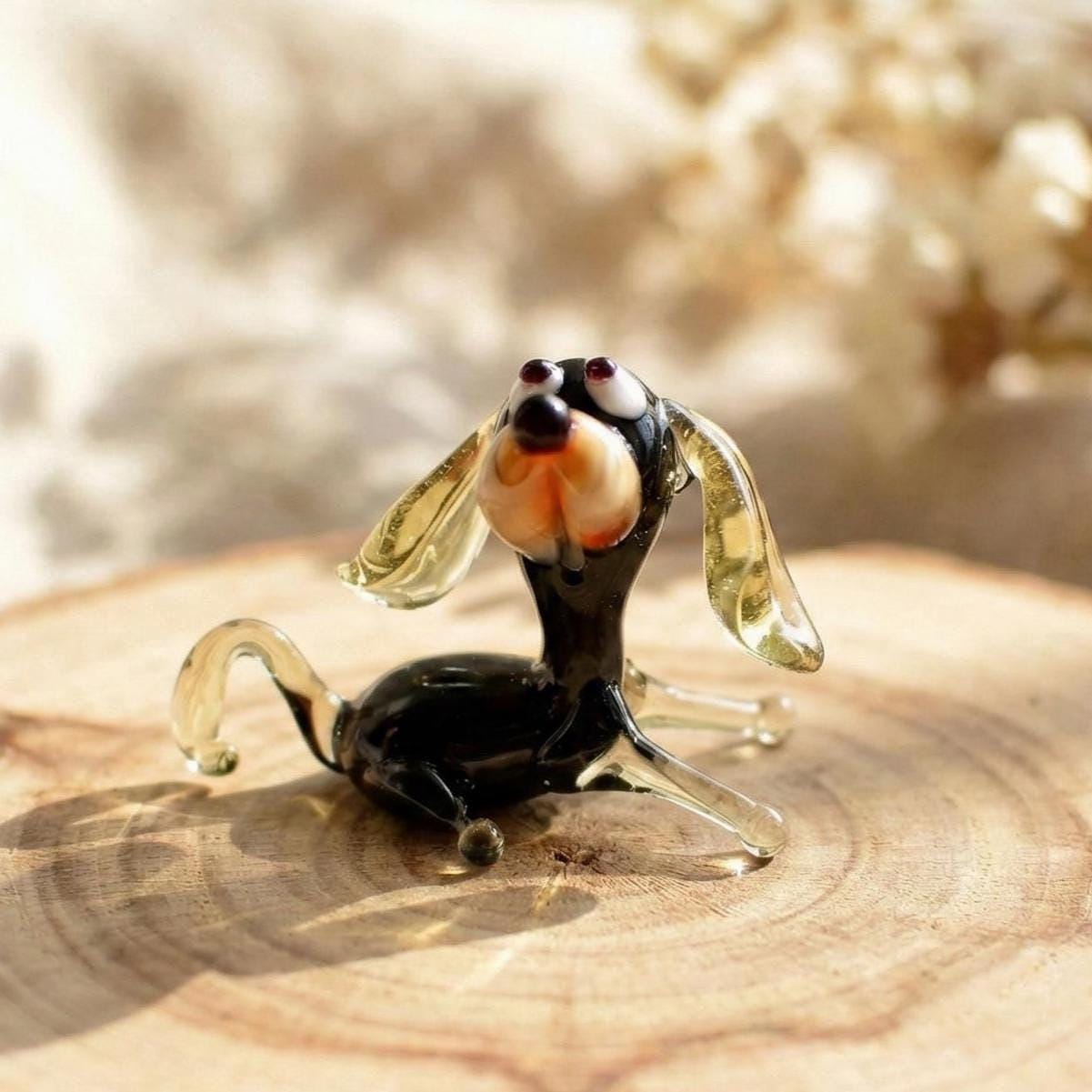 Glass Dog Beagle Gifts, Beagle Art, Tiny Glass Animals, Black Dog Figurine, Miniature Glass Animals, Puppy, Mini Dog, Whimsical Decor