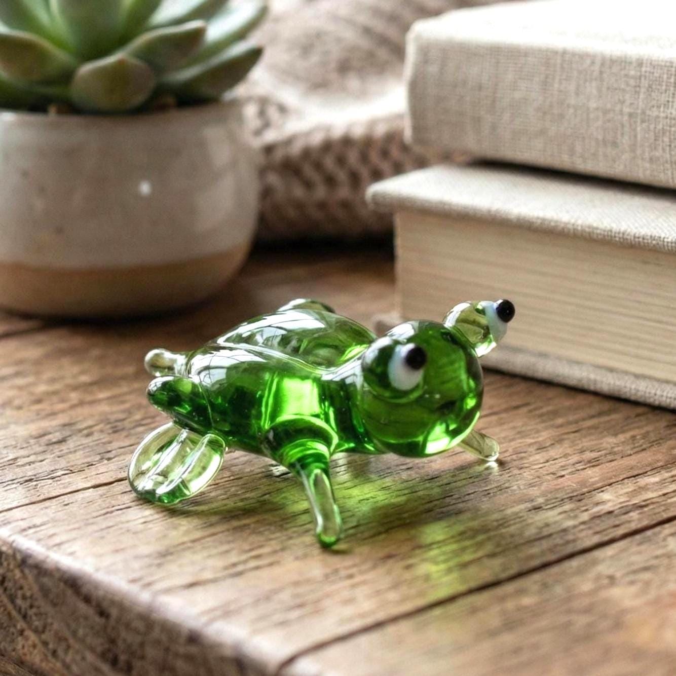 Frog Gifts, Cute Frog, Tiny Glass Animals, Miniature Glass Animals, Glass Frog, Glass Animals, Frog Figurines, Lampwork Glass, Mini Frog