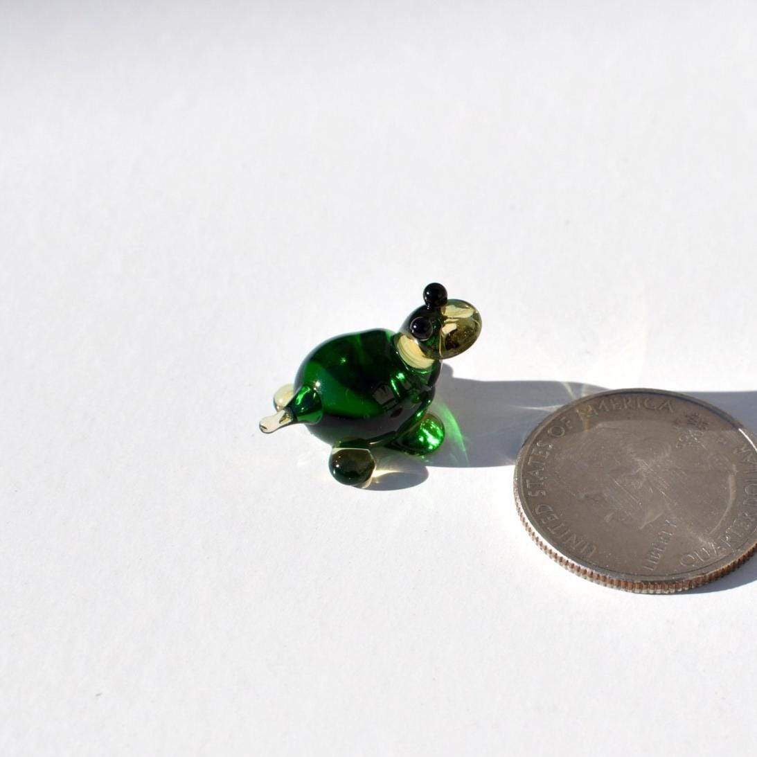 Glass Turtle Figurine - Tiny Glass Turtle Gift - Blown Miniature Glass Animal - Small Green Glass Turtle Decor