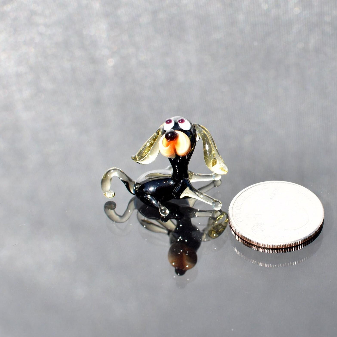 Glass Dog Beagle Gifts, Beagle Art, Tiny Glass Animals, Black Dog Figurine, Miniature Glass Animals, Puppy, Mini Dog, Whimsical Decor