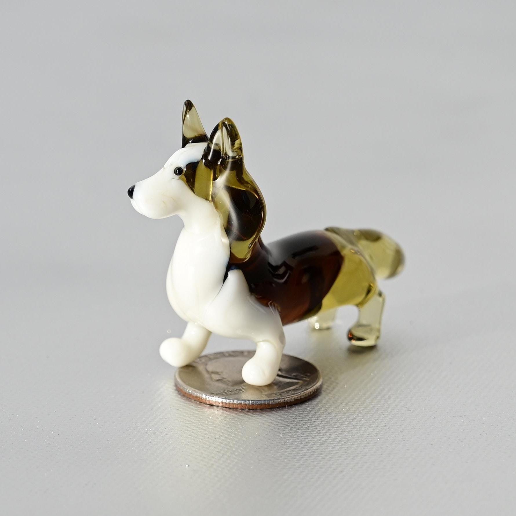 Corgi Dog, Corgi Figurine, Corgi Gifts, Tiny Glass Animals, Tricolor Corgi Charm, Miniature Glass Animals, Corgi Art, Corgi Valentine