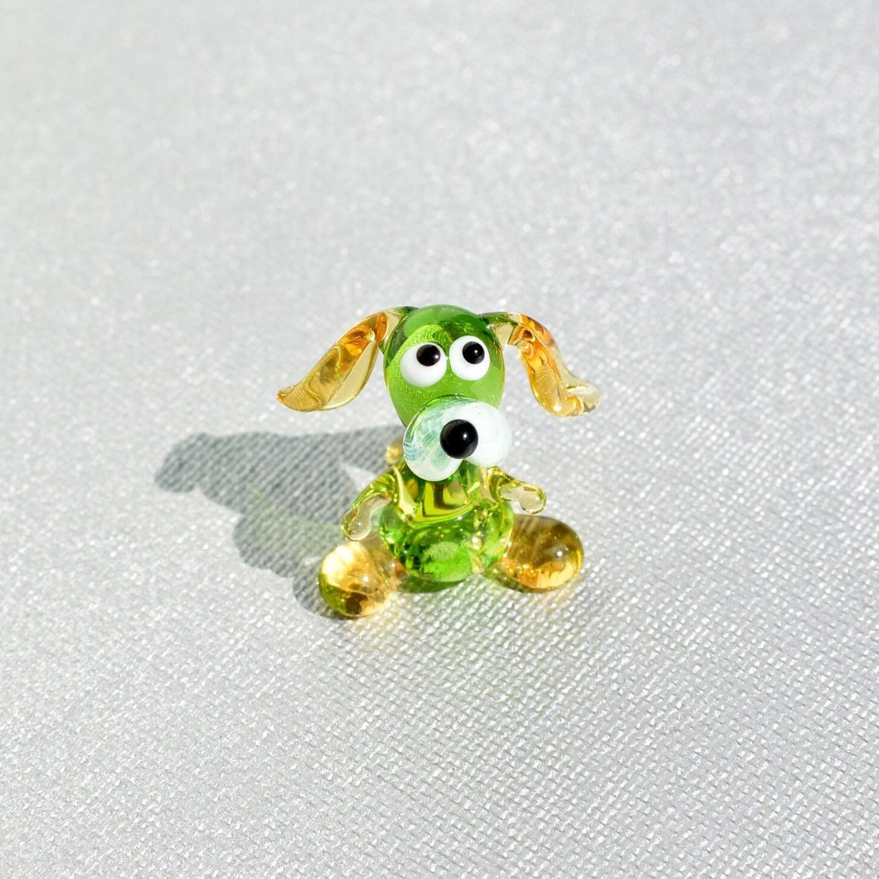 Glass Dog Figurine, Beagle Art, Tiny Glass Animals, Beagle Puppy, Miniature Glass Animals, Mini Dog Figurine, Dog Memorial Gift,