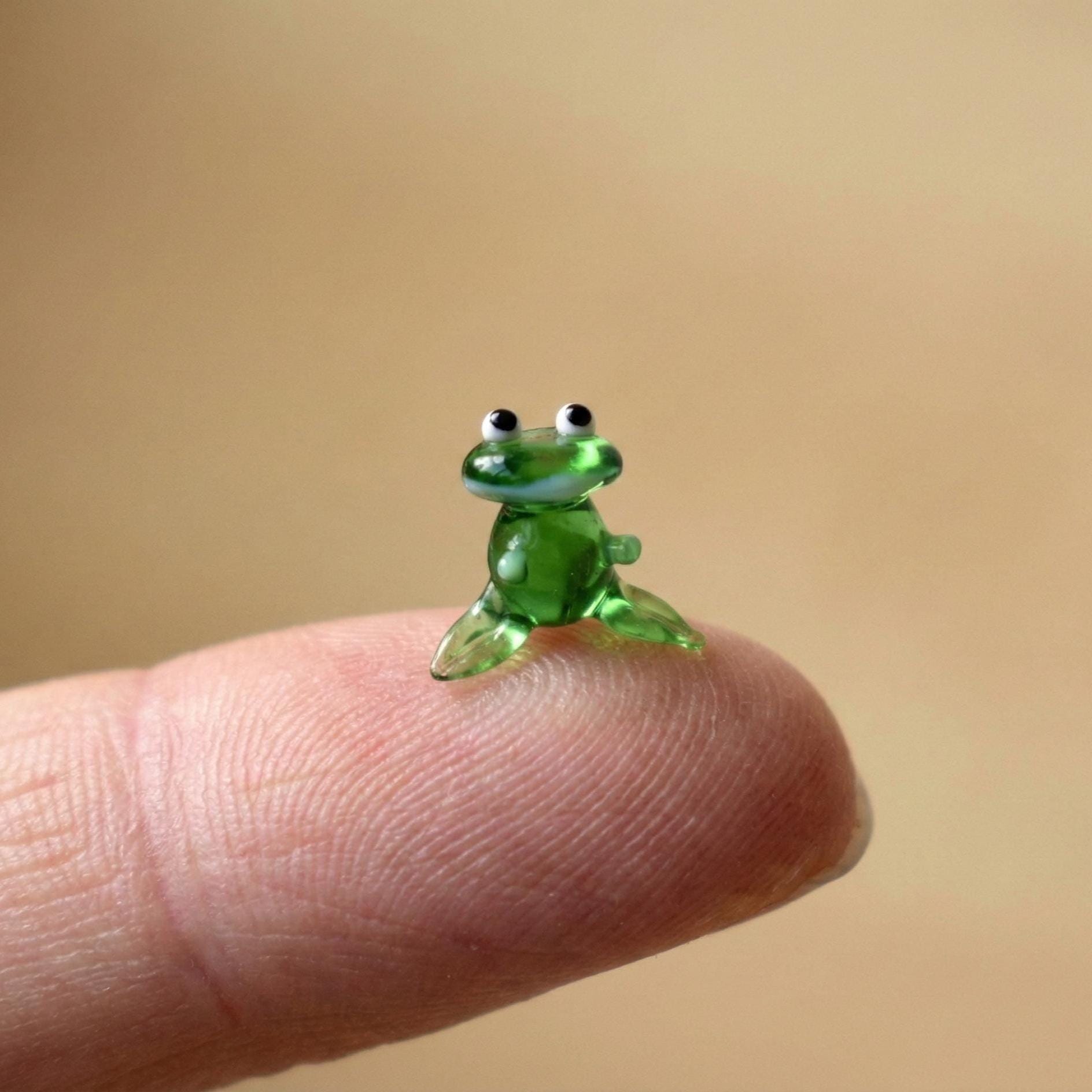 Glass Frog, Miniature Glass Animals, Tiny Glass Animals,  Glass Animals, Frog Figurines, Lampwork Glass, Cute Frog, Mini Frog, Frog Decor