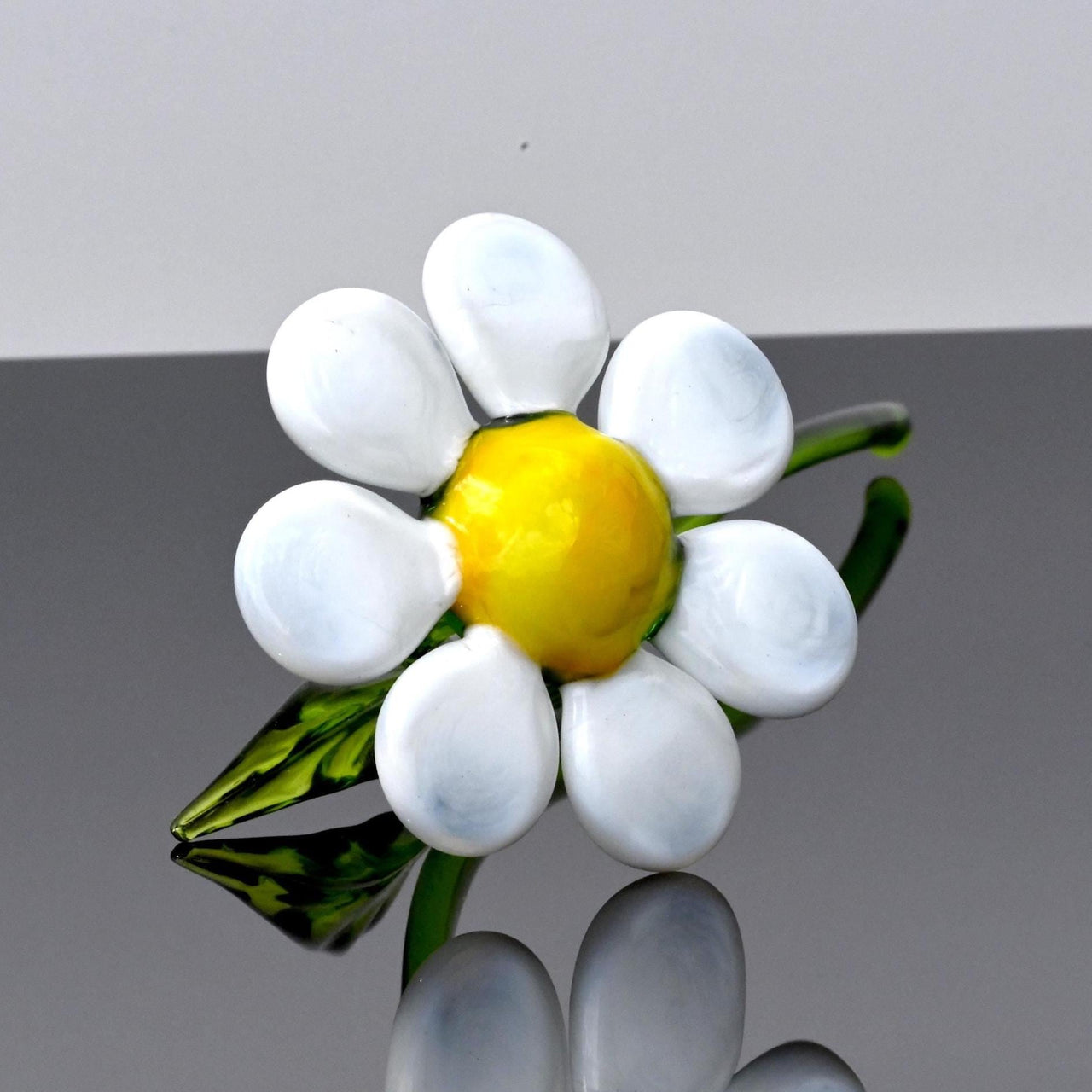 Glass Flowers in Vase, Glass Daisy Gifts, Glass Flowers Bouquet, Spring Decor, Glass Birth Month Flower, Mothers Day Gifts, Glass Flower Art