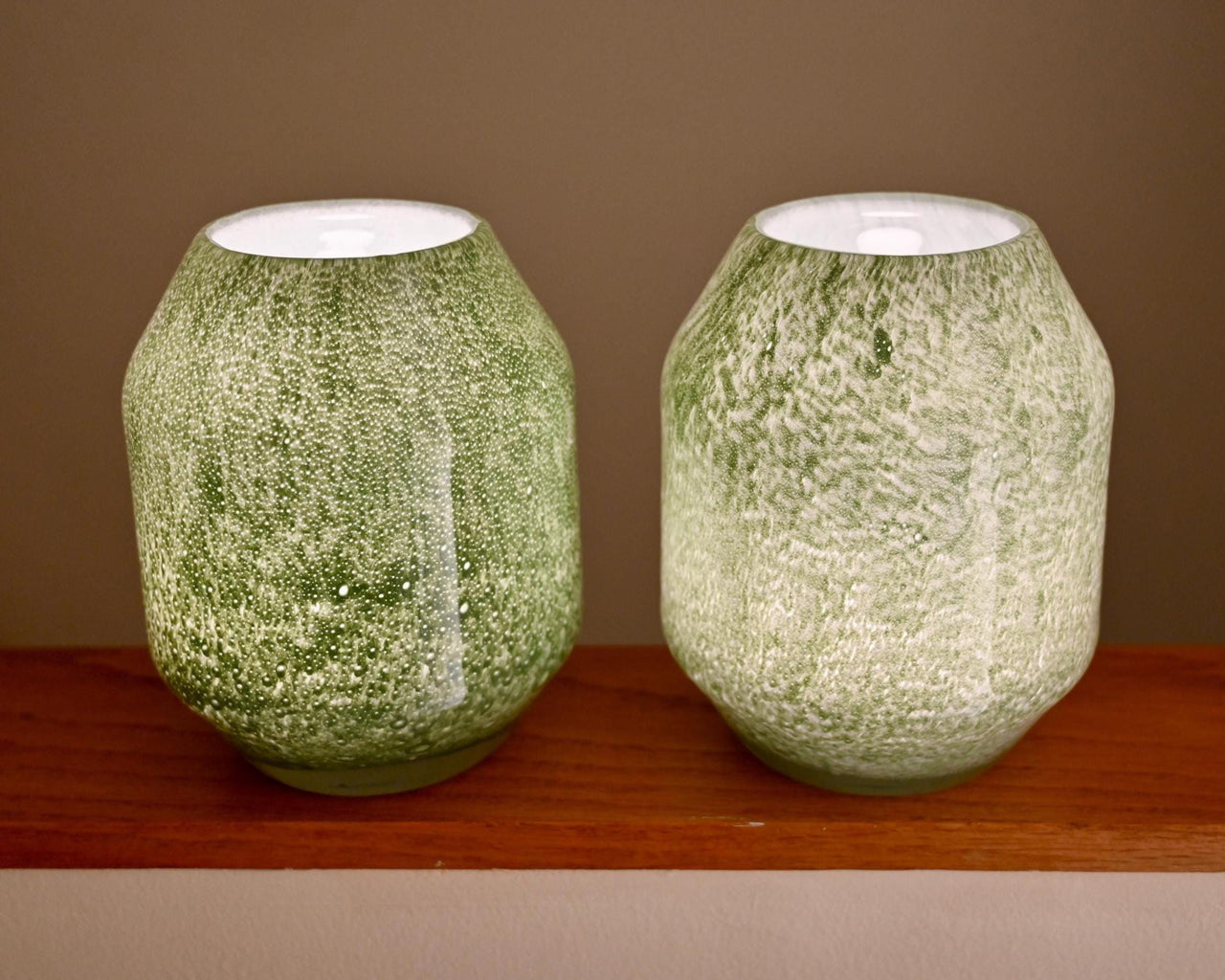 Green Glass Lamp, Vase Lamp, Blown Glass Lamp, Cordless Lamp, Green Lamp, Ambient Lighting, Wireless Lamp, Table Lamp, Nightstand Lamp